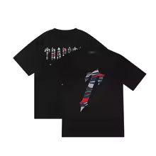 Camiseta corta con estampado atrás