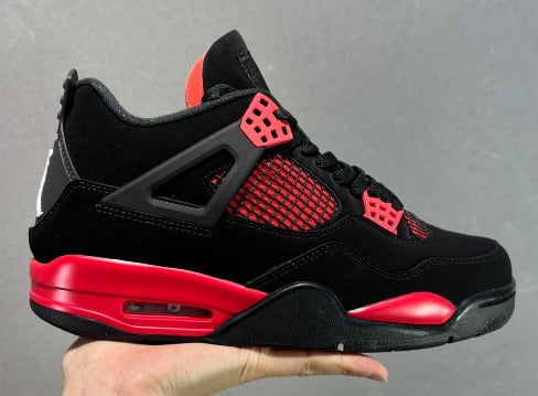 Jordan 4 Retro Thunder en rojo
